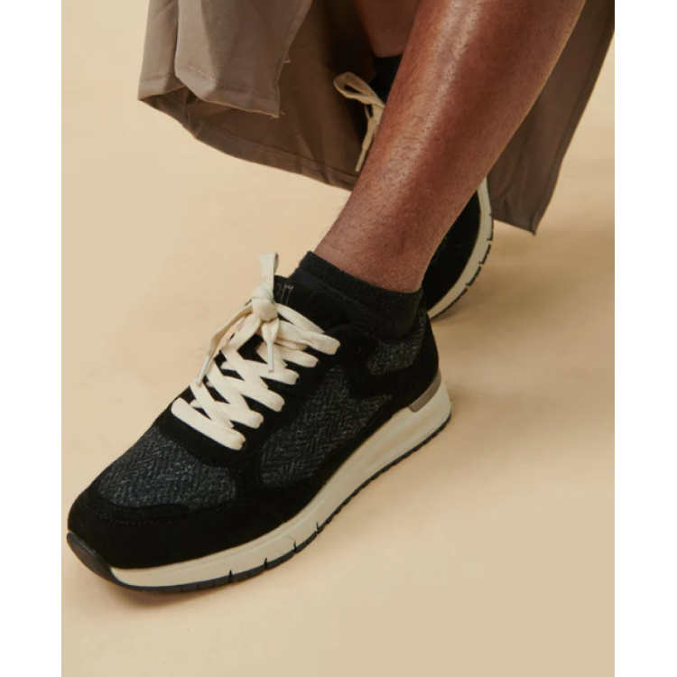 Islander Black herringbone trainer